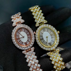 Ladies luxurious diamond watch-203